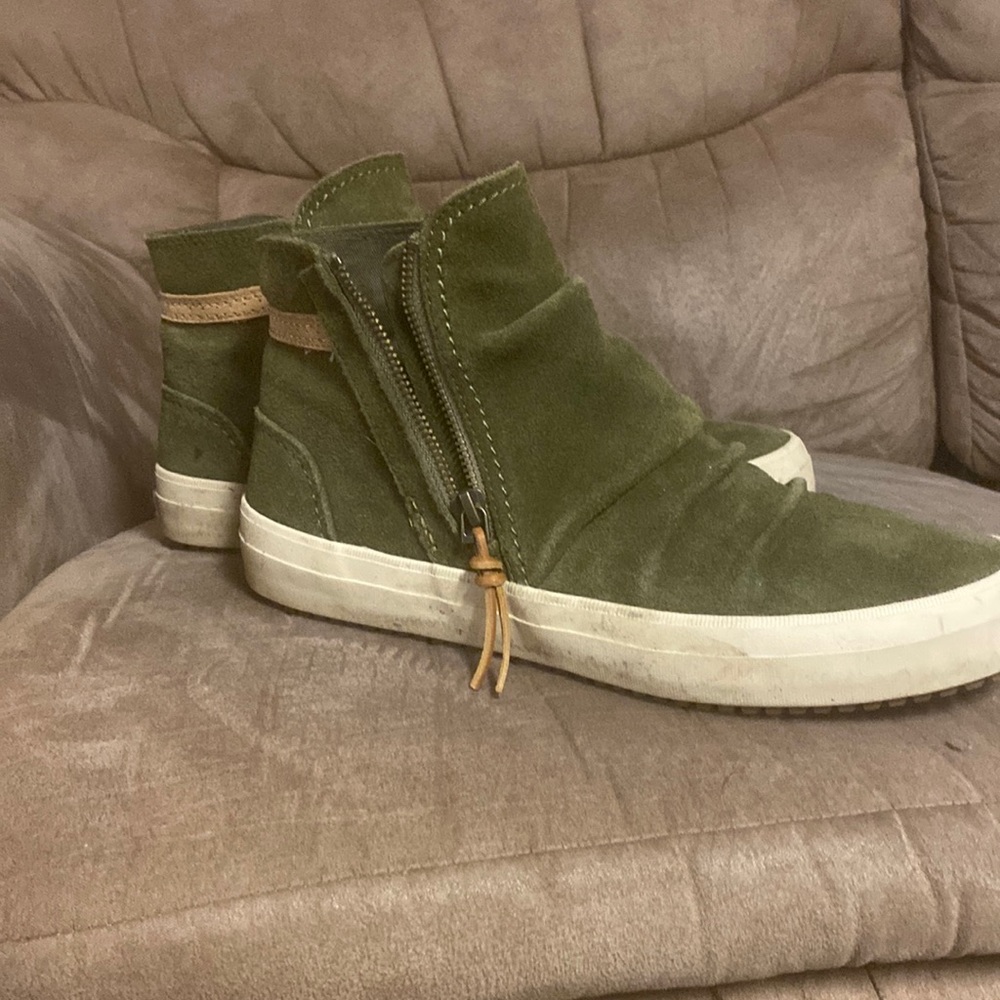 Sperry Crest Lug Zone ankle boot.